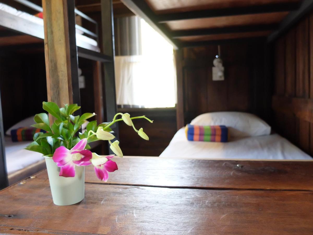 Iamwarin Mini Hostel Warin Chamrap Buitenkant foto