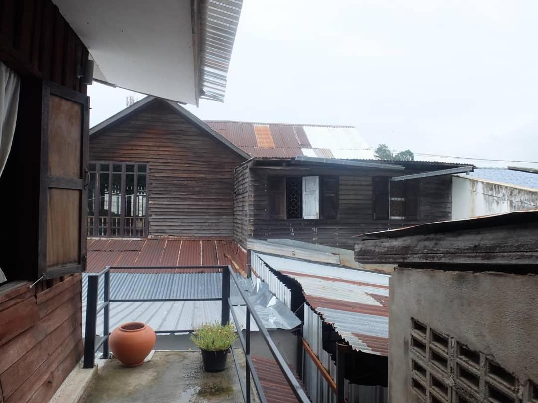 Iamwarin Mini Hostel Warin Chamrap Buitenkant foto