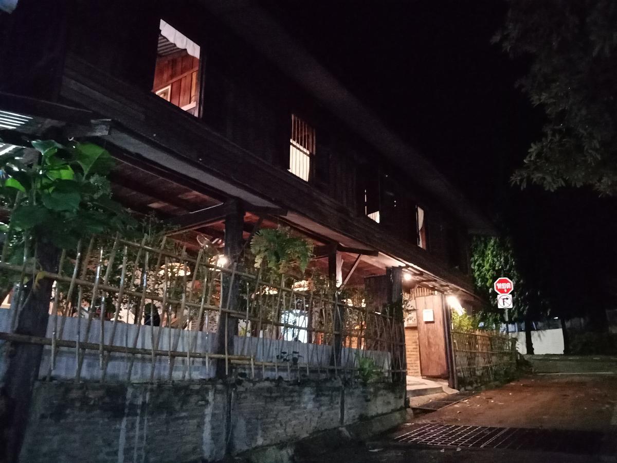 Iamwarin Mini Hostel Warin Chamrap Buitenkant foto