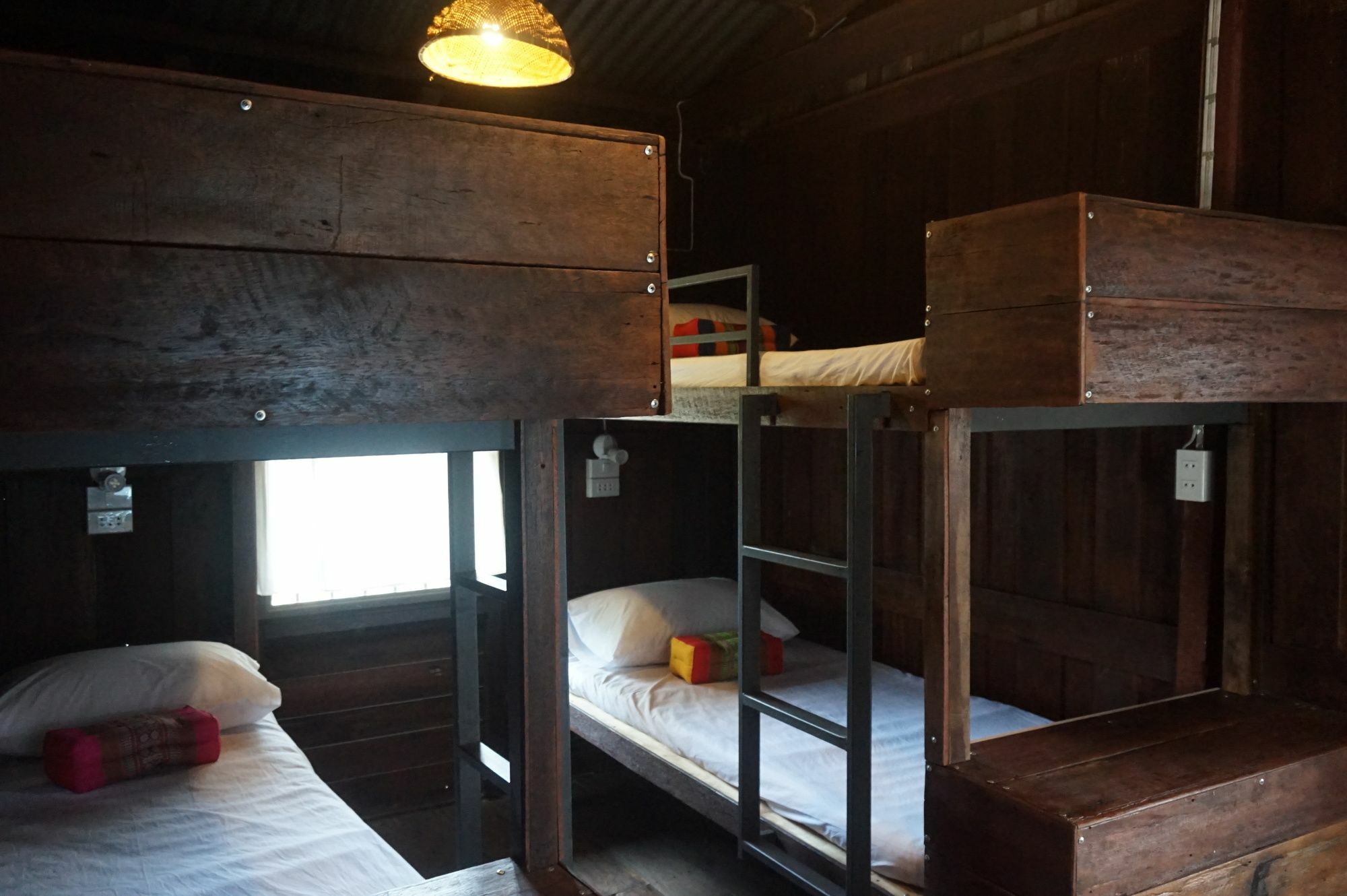 Iamwarin Mini Hostel Warin Chamrap Buitenkant foto